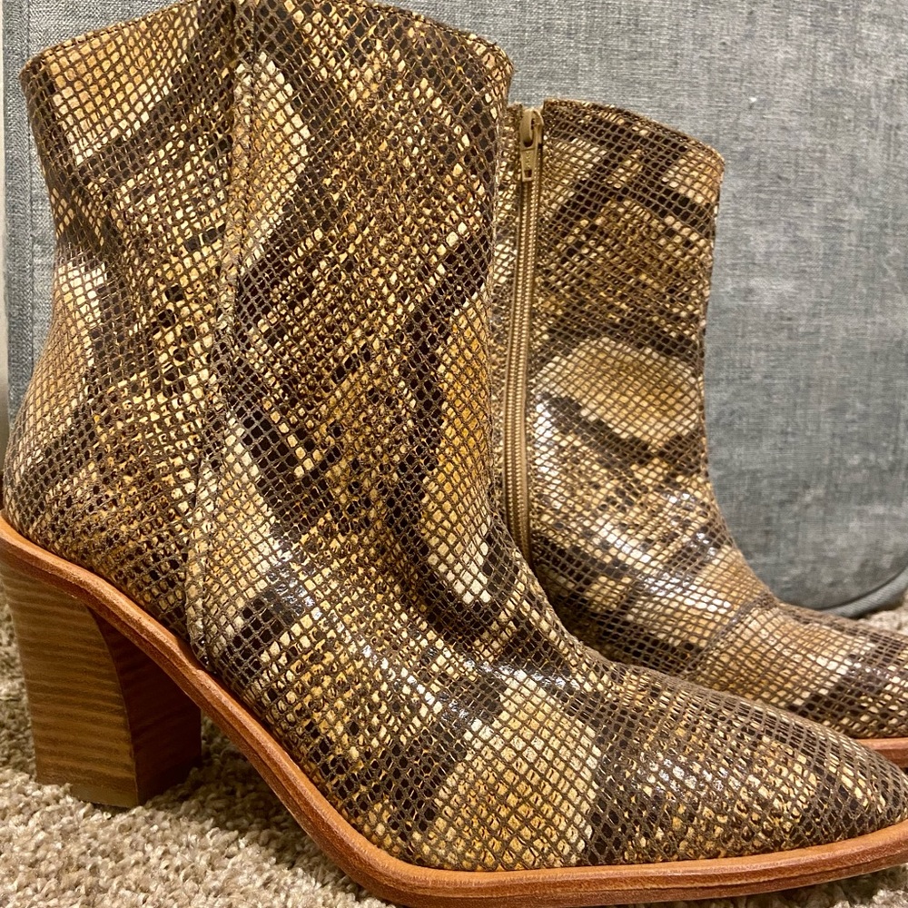 Free People snake skin heeled booties size 41 (10.5)